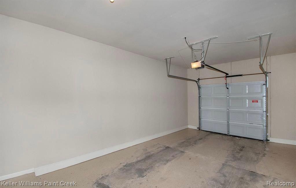 5739 Twin Oaks Drive, Sterling Heights, MI 48314 — Photo 9
