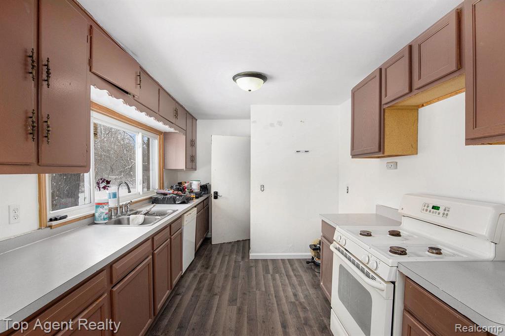 45945 N GRATIOT Avenue, Macomb, MI 48042 — Photo 10