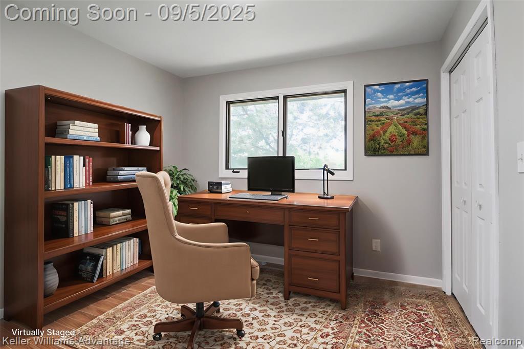 9844 E Clements Circle, Livonia, MI 48150 — Photo 12