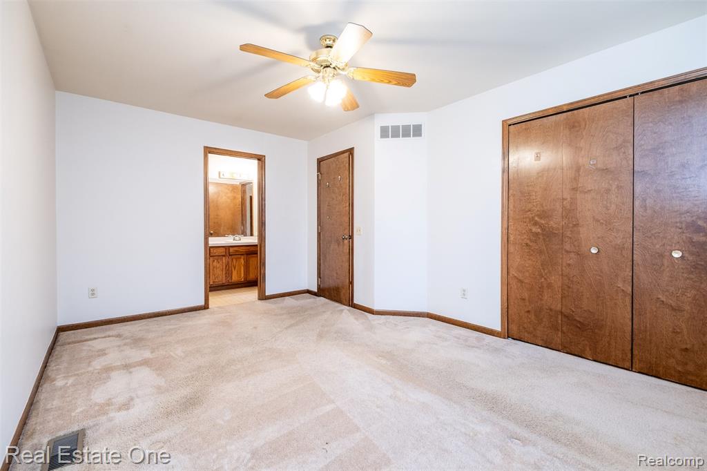 7053 Pershing, Waterford, MI 48327 — Photo 19