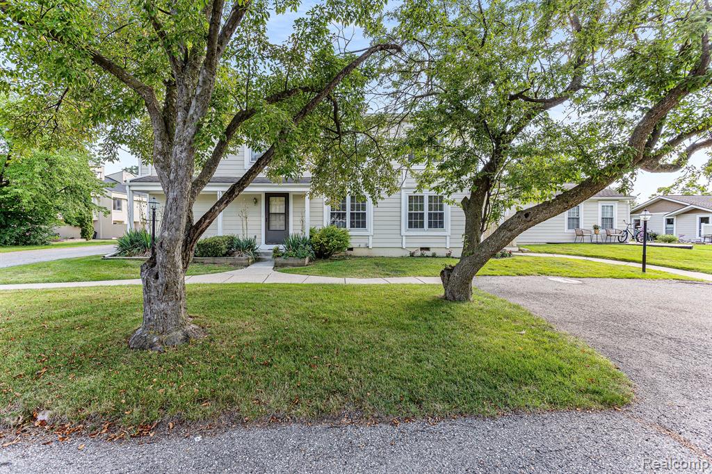 39523 VILLAGE WOOD Road, Novi, MI — Photo 23