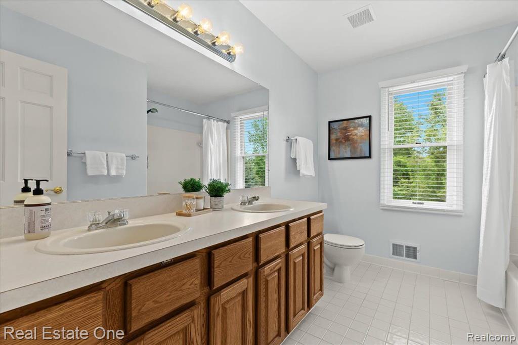 585 Dorchester Way, Milford, MI 48381 — Photo 66