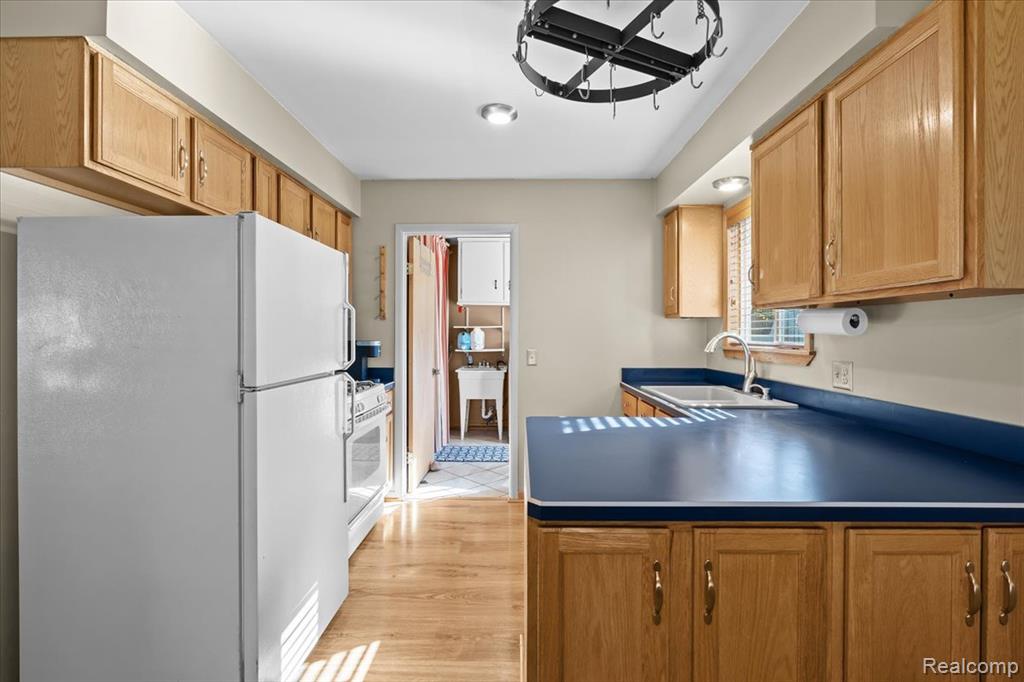 4485 Pommore, Milford, MI 48380 — Photo 11
