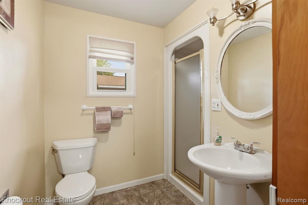 5992 Dubois Road, Vassar, MI 48768 — Photo 36