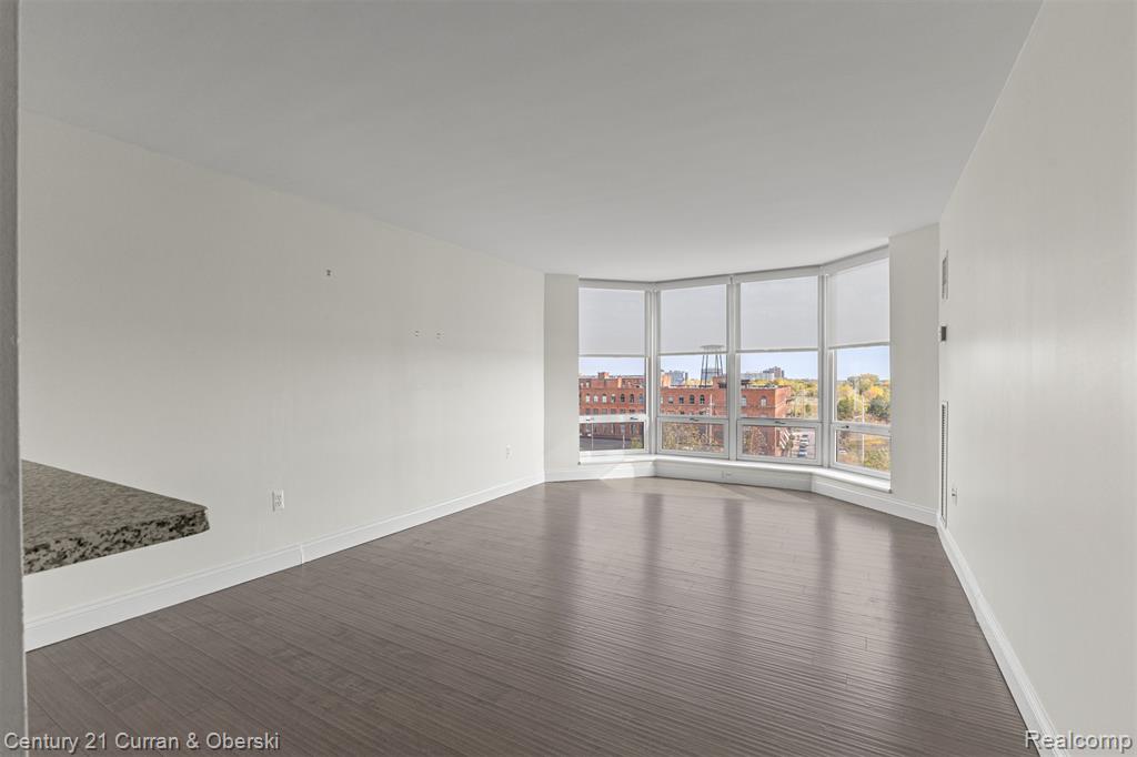 250 E Harbortown Drive, 708, Detroit, MI 48207 — Photo 5