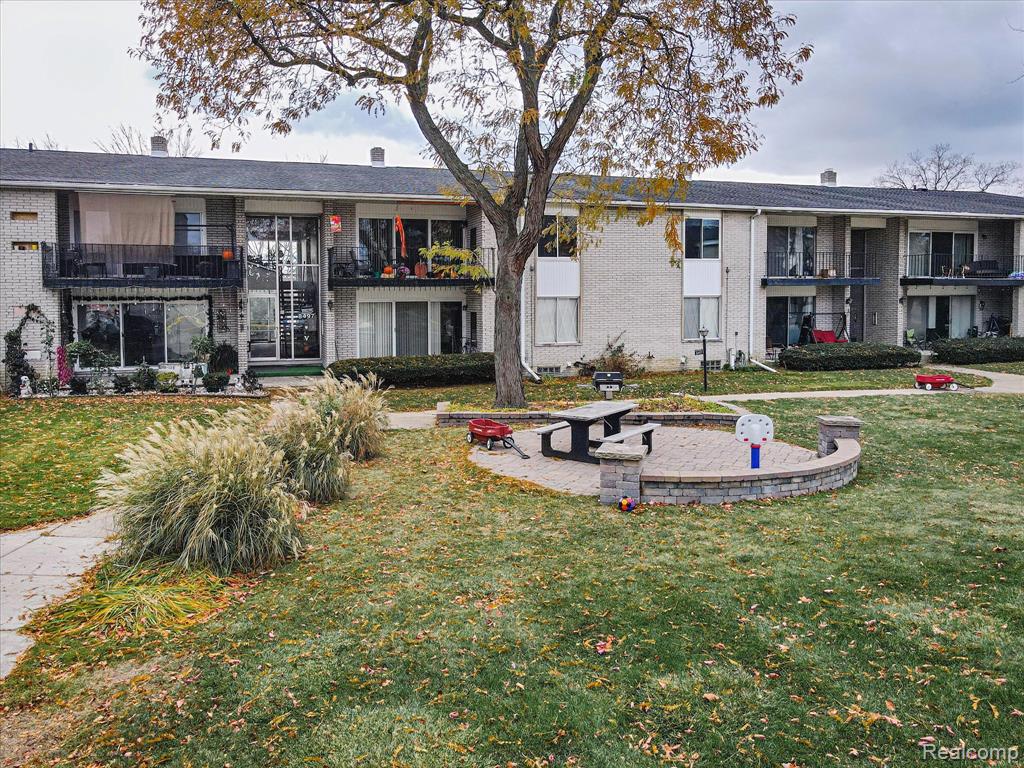 8497 Kennedy Circle, 7, Warren, MI 48093 — Photo 11