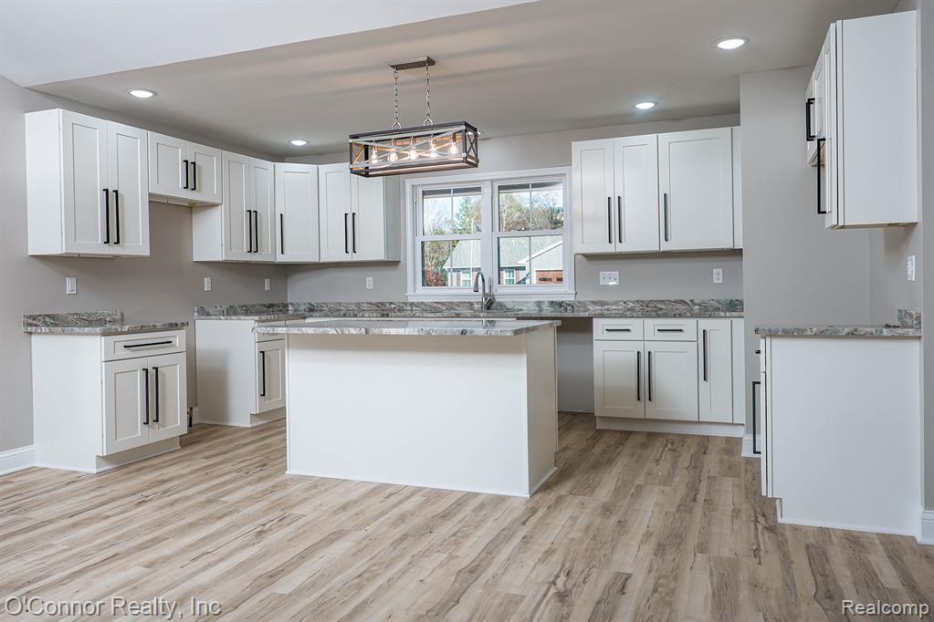 2047 Edward Lane East, MI — Photo 8