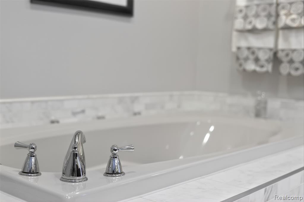 7328 Simsbury Drive, West Bloomfield, MI — Photo 51