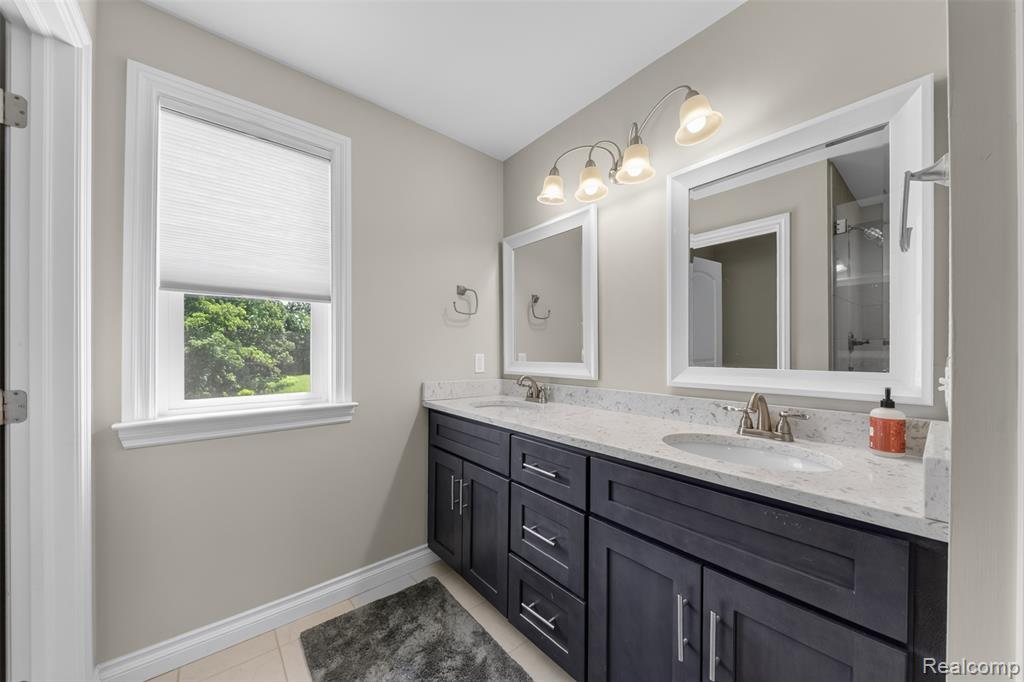 2429 Walnut View Dr, Howell, MI 48855 — Photo 23