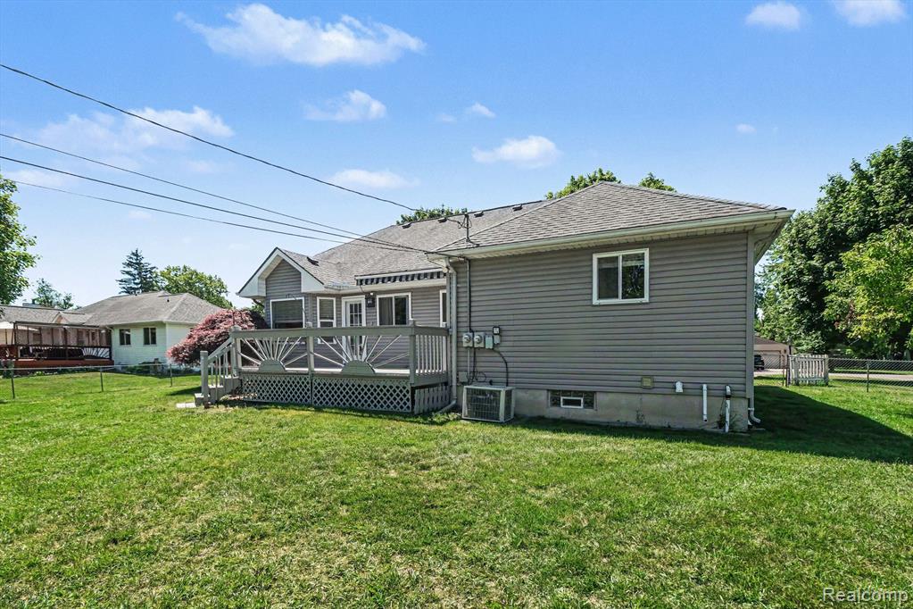 4660 Woodhull Drive, Clarkston, MI — Photo 29