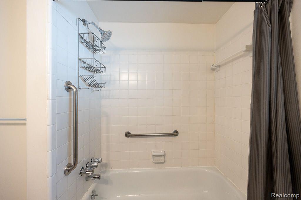 40137 WALTER Drive, Sterling Heights, MI 48310 — Photo 22