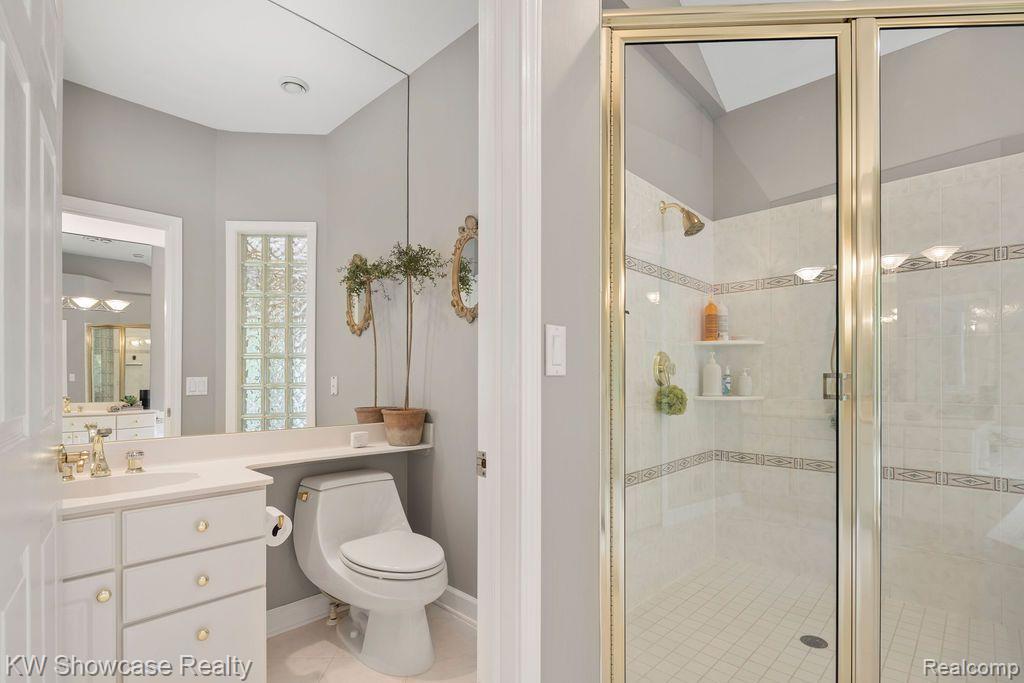 6061 TURNBERRY Drive, Commerce Twp, MI 48382 — Photo 35