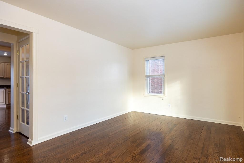 620 CATALPA Drive, Royal Oak, MI 48067 — Photo 2