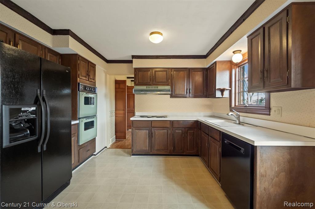 19419 Coachwood Road, Riverview, MI 48193 — Photo 19