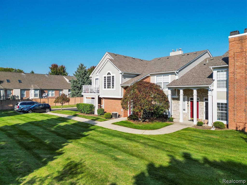 4043 BERKSHIRE Drive, Sterling Heights, MI 48314 — Photo 4