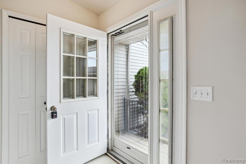 62180 Arlington, 2, South Lyon, MI 48178 — Photo 2