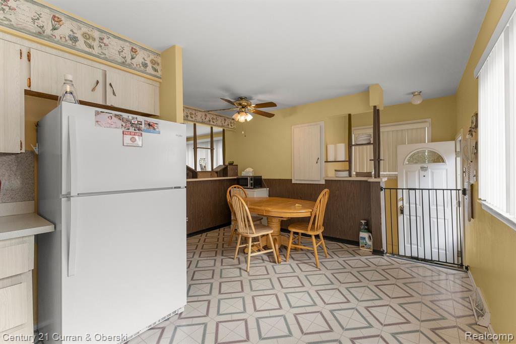 6483 COLONIAL Street, Dearborn Heights, MI 48127 — Photo 11