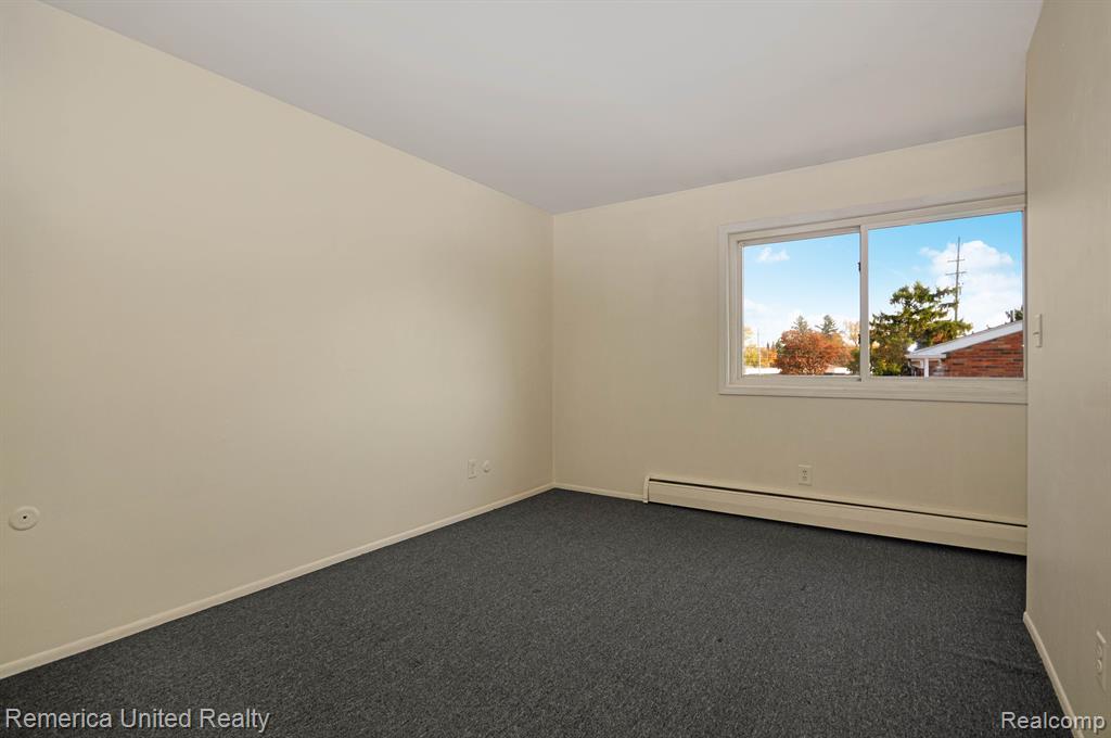 31831 Grand River Avenue, 39, Farmington, MI 48336 — Photo 6
