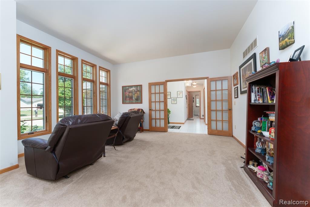 5382 Meadowlawn Road, Fowlerville, MI 48836 — Photo 17