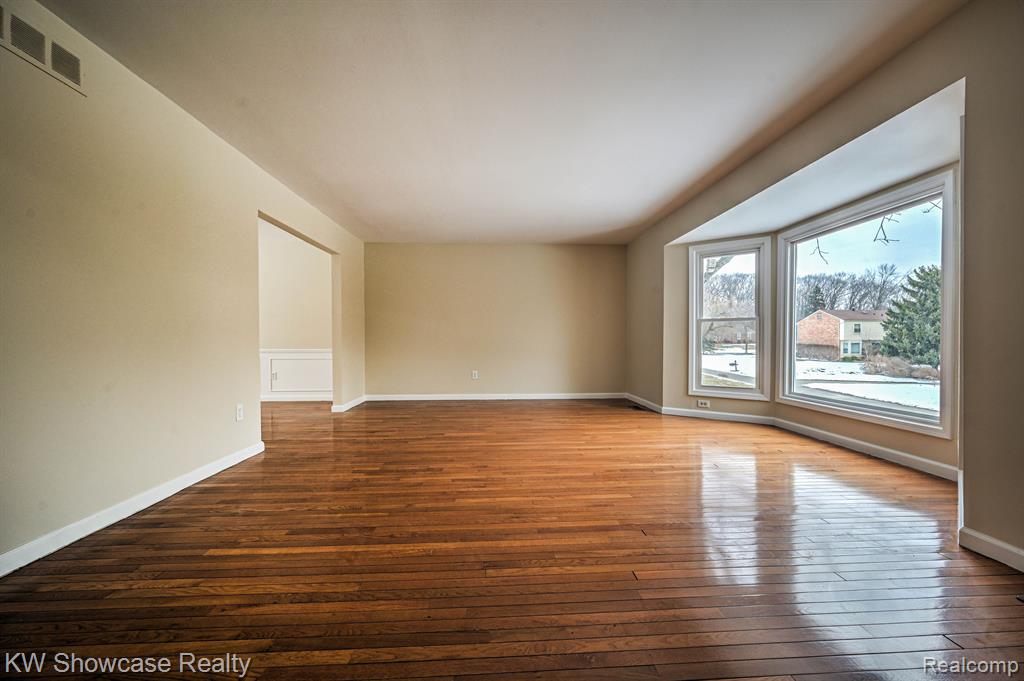 4238 STILL MEADOW Lane, West Bloomfield, MI 48323 — Photo 5