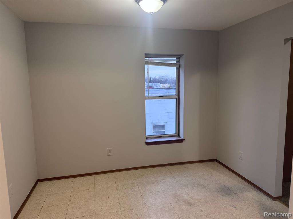 68250 UNIT 3 GRAND TRUNK Avenue, Richmond, MI 48062 — Photo 6