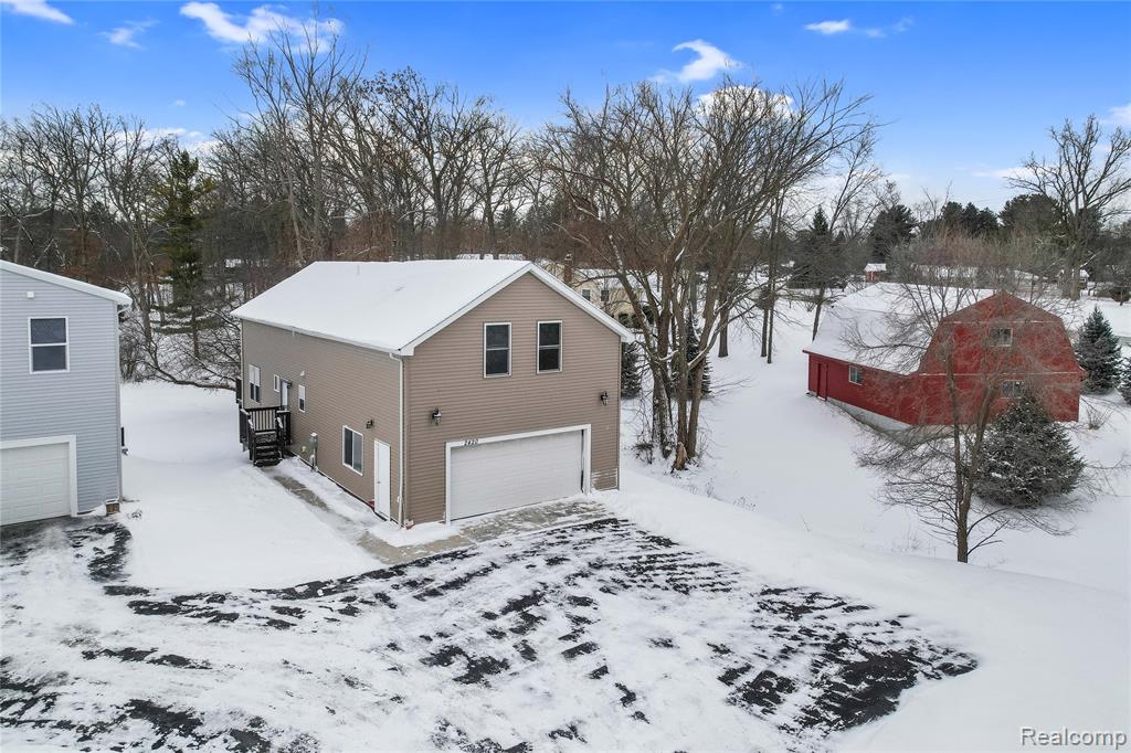 2420 Fisher Road, Howell, MI 48855 — Photo 2