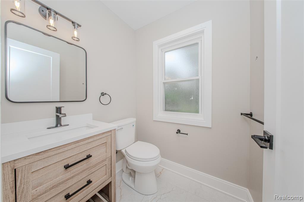 21993 Riverview Drive, Beverly Hills, MI 48025 — Photo 39