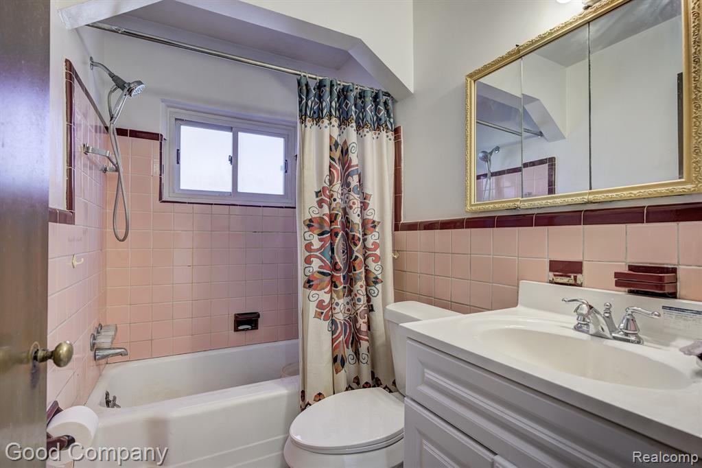 438 W MOREHOUSE Avenue, Hazel Park, MI 48030 — Photo 19