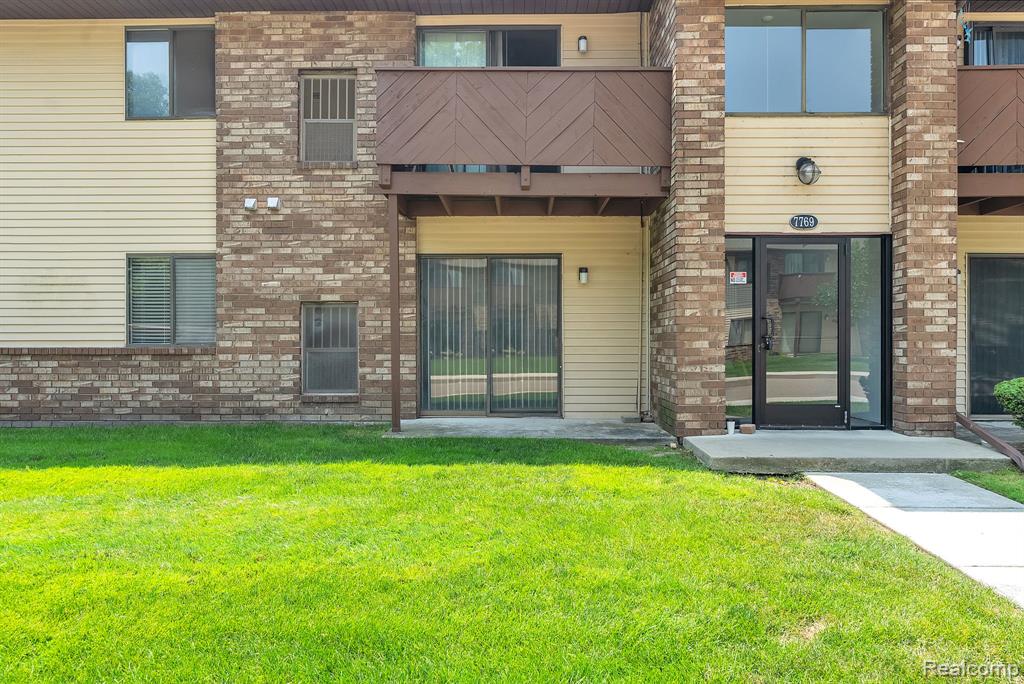 7769 Manor Circle, Westland, MI — Photo 3