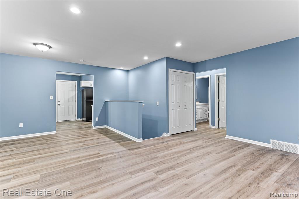 2509 Golden Shores Drive, Fenton, MI 48430 — Photo 5