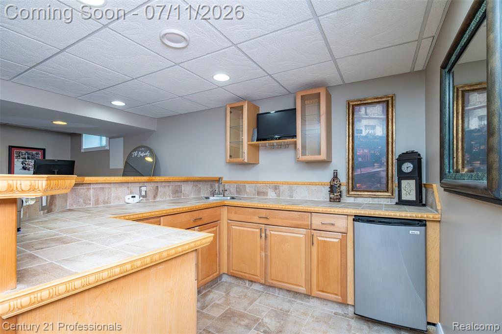 689 Woodfield Way, Rochester Hills, MI 48307 — Photo 38