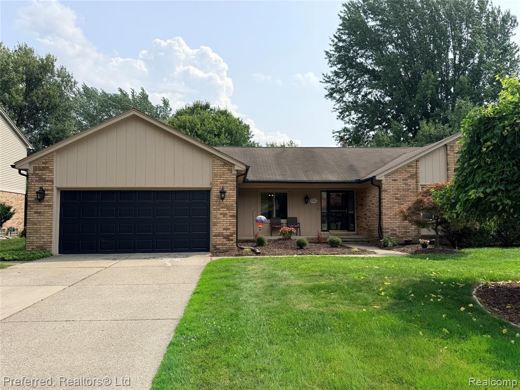 21225 Parklane Street, Farmington, MI 48335