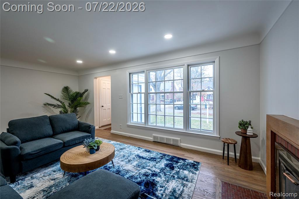 10425 Elgin Avenue, Huntington Woods, MI — Photo 7