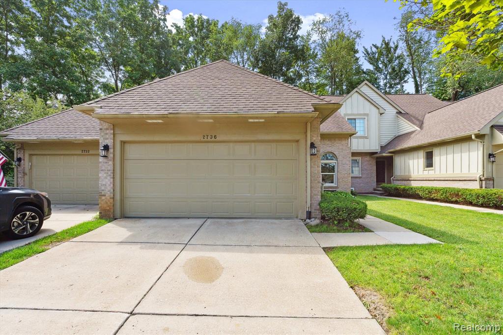 2736 MAPLE FOREST Drive, Wixom, MI 48393 — Photo 2