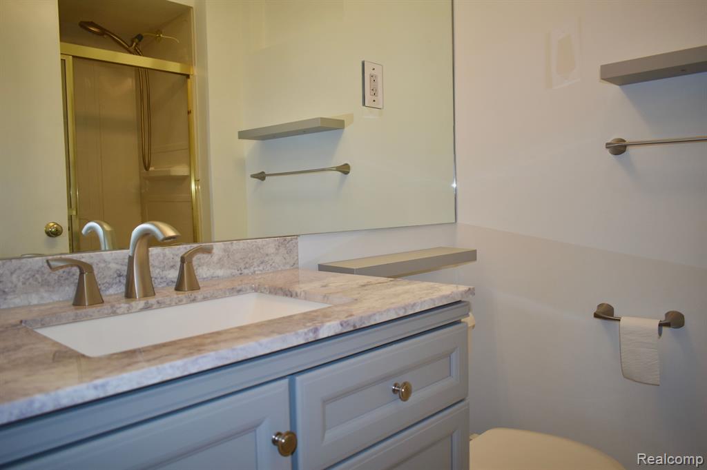 460 N EVANSDALE Drive, Bloomfield Hills, MI 48304 — Photo 26