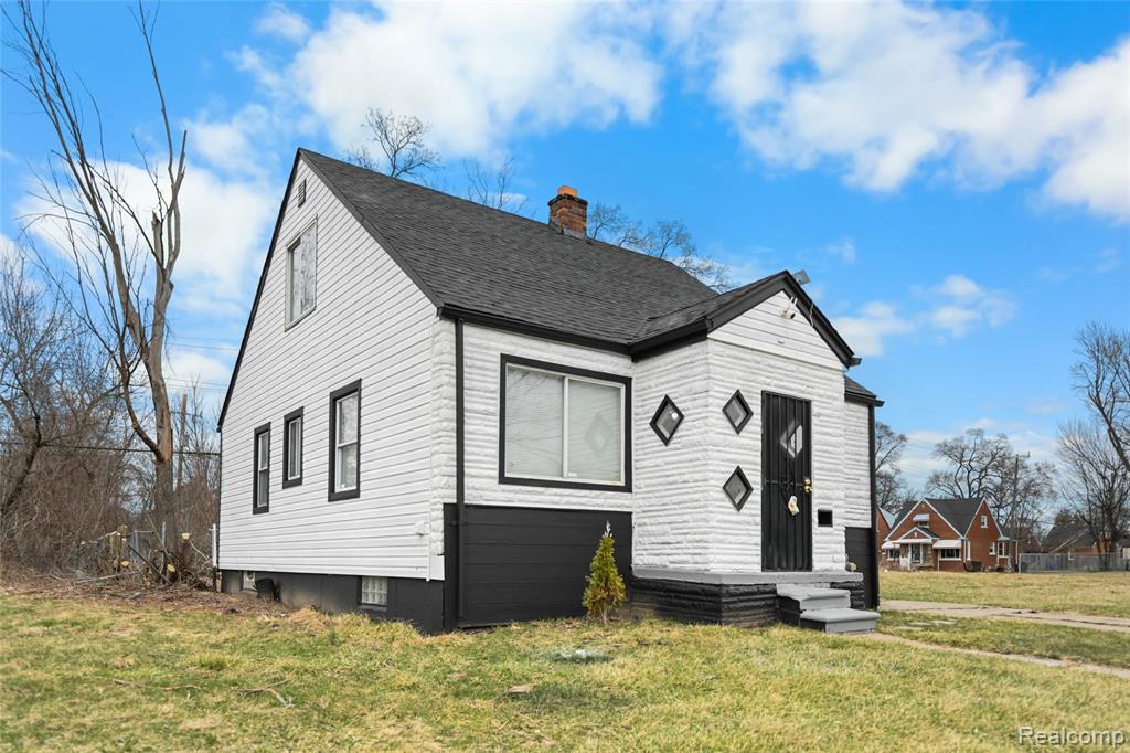 17028 W Chicago Street, Detroit, MI 48228 — Photo 2