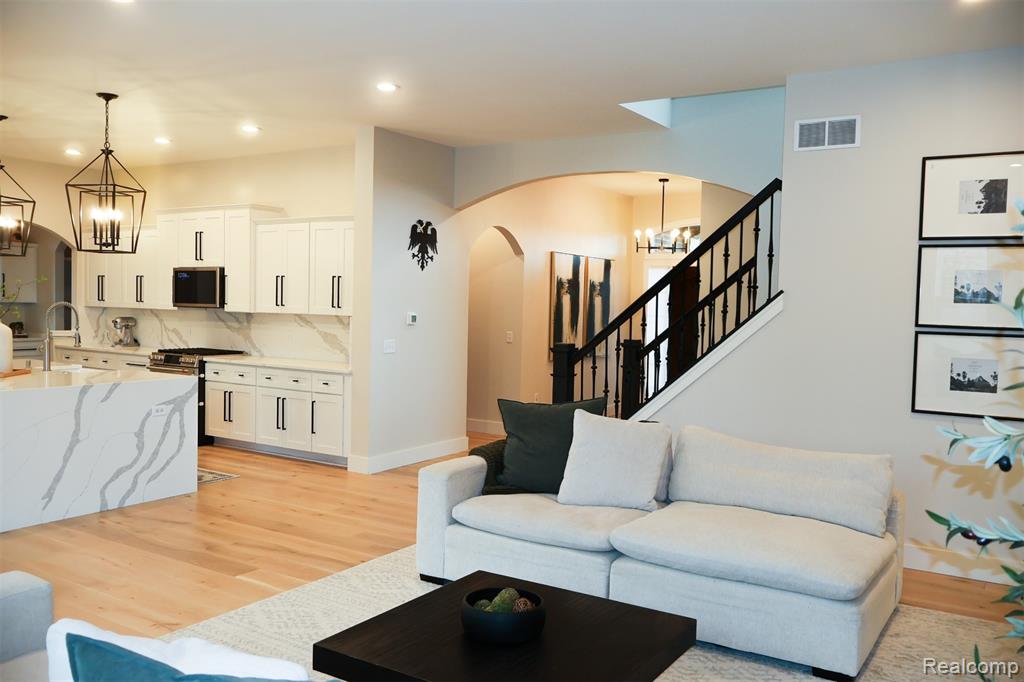 47221 Hidden Meadows Drive, Macomb, MI 48044 — Photo 11