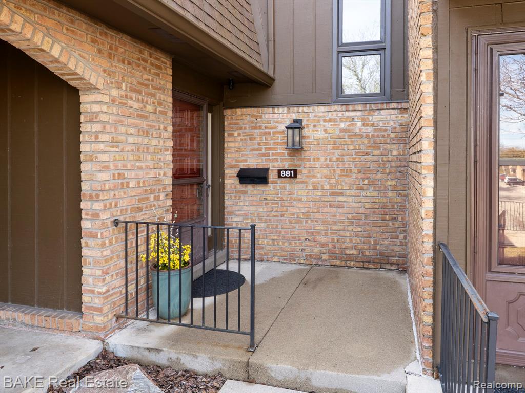 881 Greenhills Drive, Ann Arbor, MI 48105 — Photo 4
