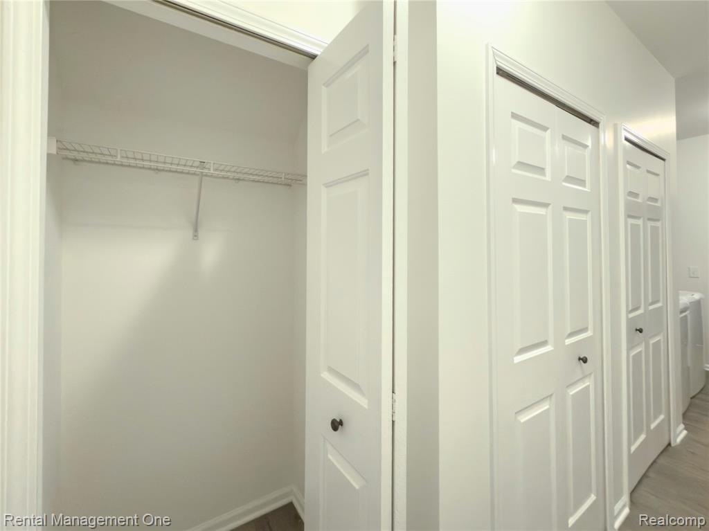 5637 Twin Oaks Drive, Sterling Heights, MI 48314 — Photo 2