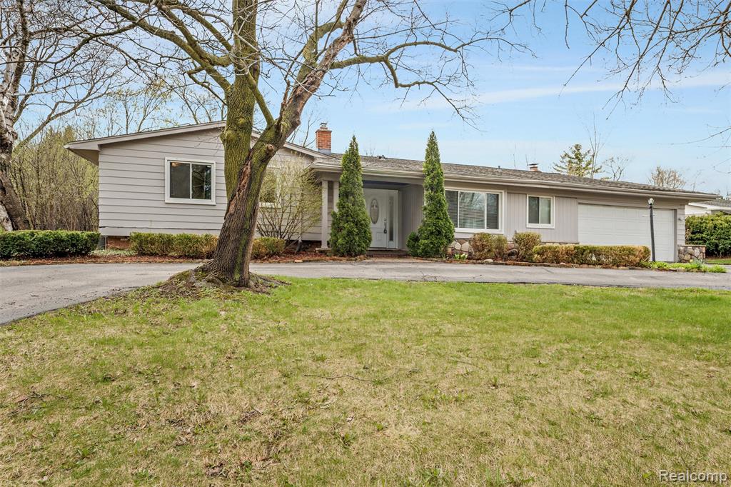 2505 Rambling Way, Bloomfield Hills, MI 48302 — Photo 2