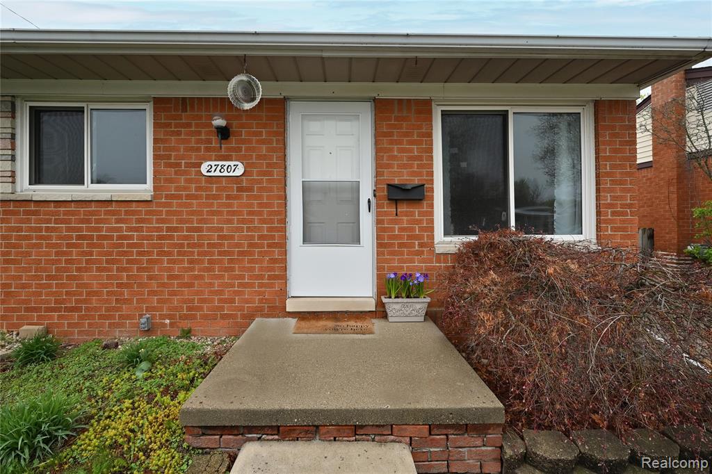 27807 Delton Street, Madison Heights, MI 48071 — Photo 2