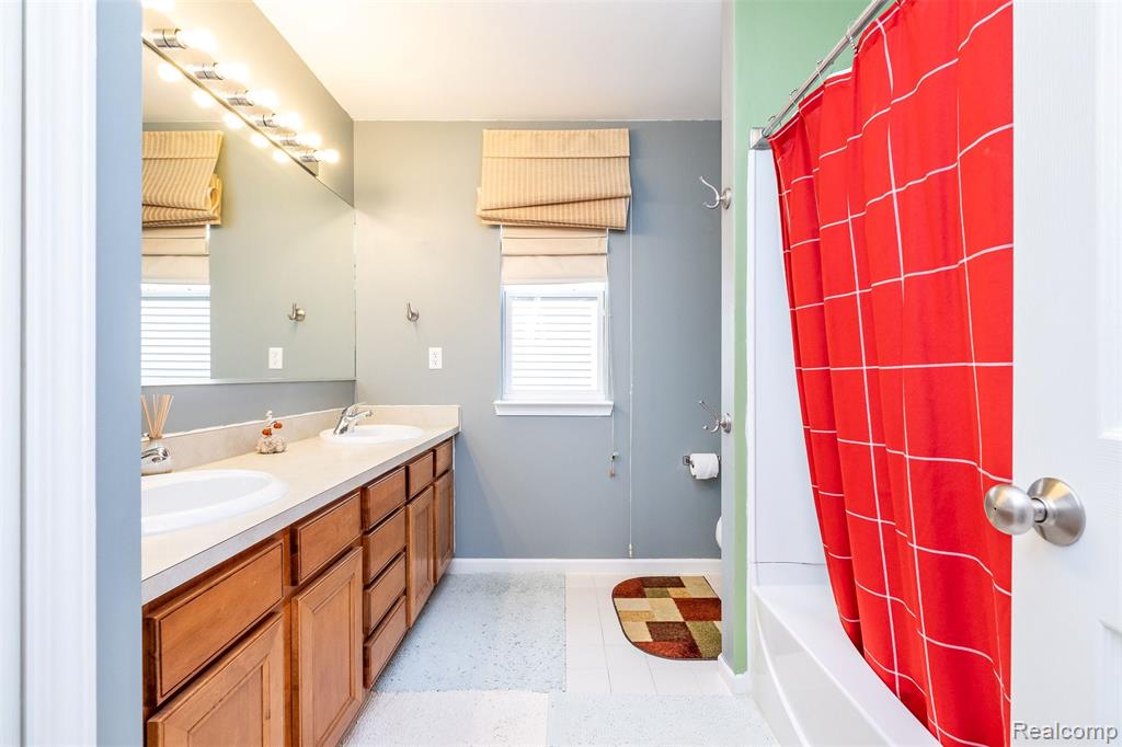 3147 Summers Road, Keego Harbor, MI 48320 — Photo 38