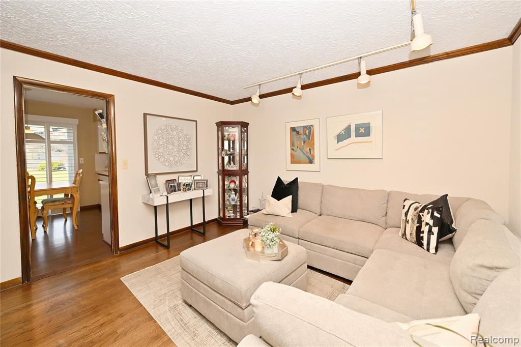6132 Ledgeway Drive, West Bloomfield, MI — Photo 11