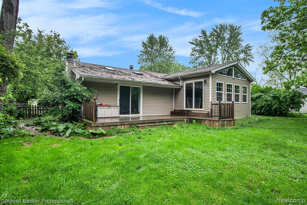 6408 E Court Street S, Burton, MI 48509 — Photo 19