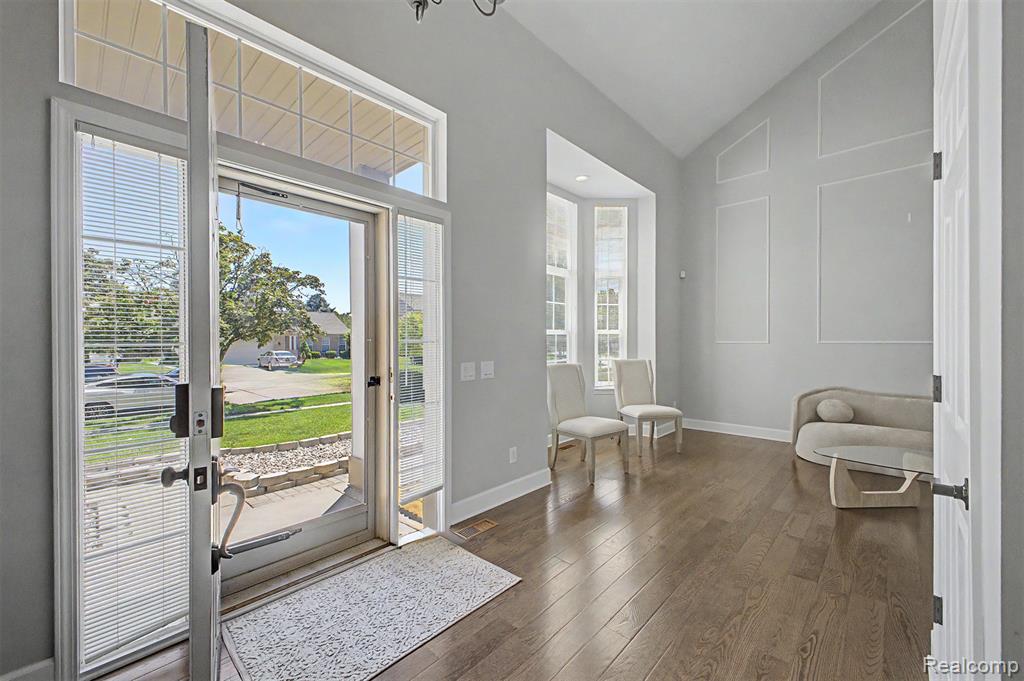 8179 Creekside Drive, Westland, MI — Photo 2