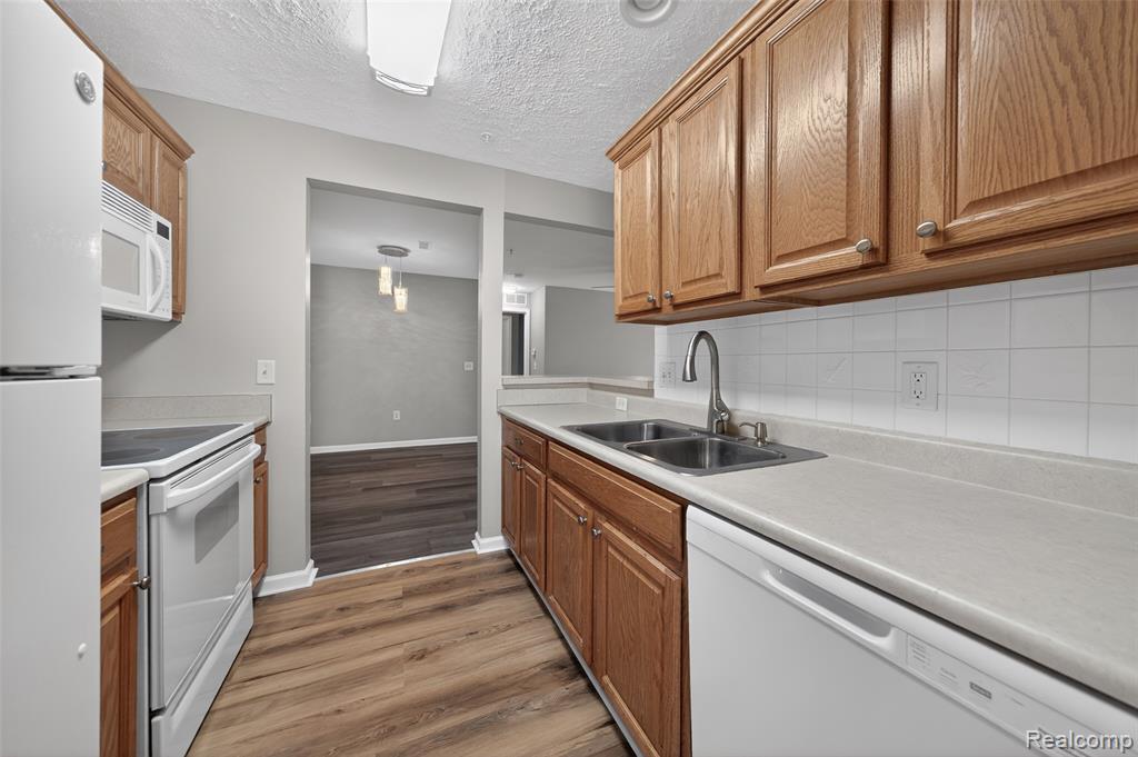 852 Brandon Avenue, Pontiac, MI 48340 — Photo 10