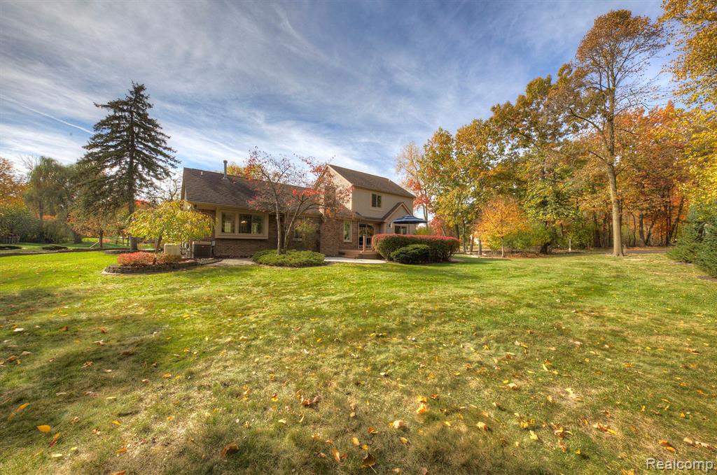 46821 ELMSMERE Drive, Northville, MI 48167 — Photo 60
