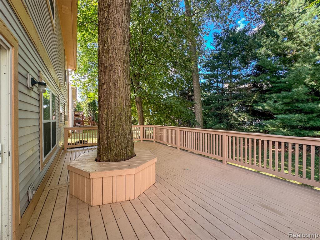 870 Huntclub Boulevard, Auburn Hills, MI 48326 — Photo 30