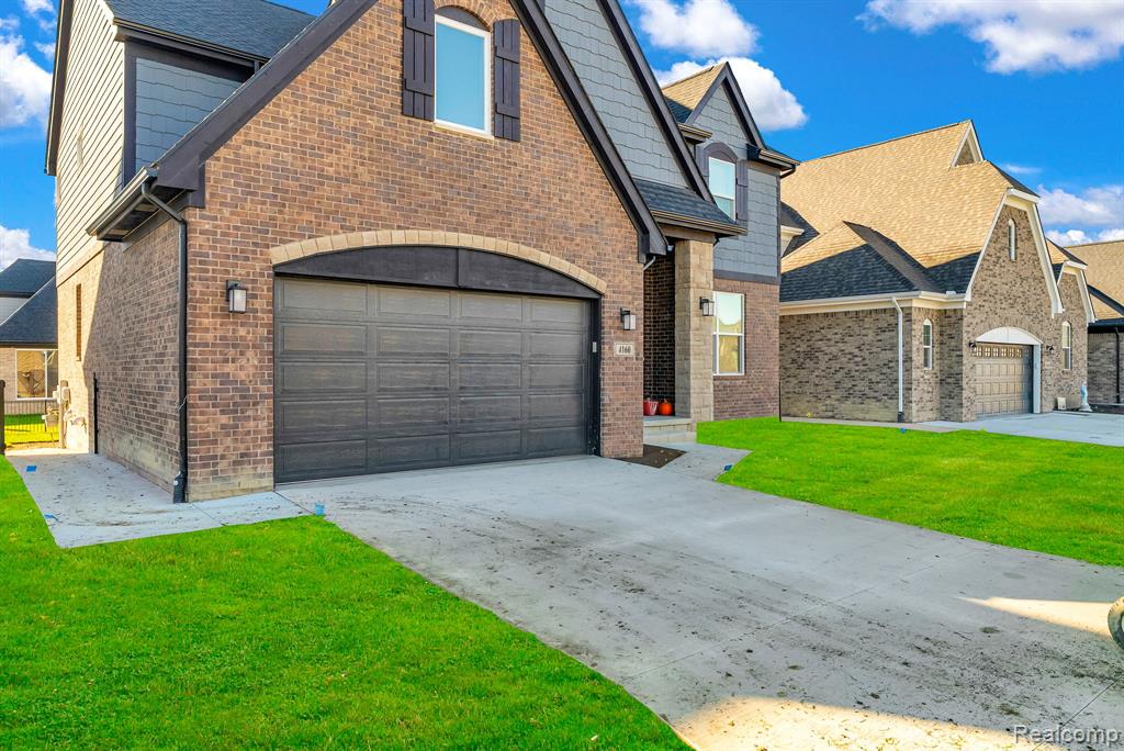 4075 Blossom Drive, Sterling Heights, MI 48314 — Photo 3
