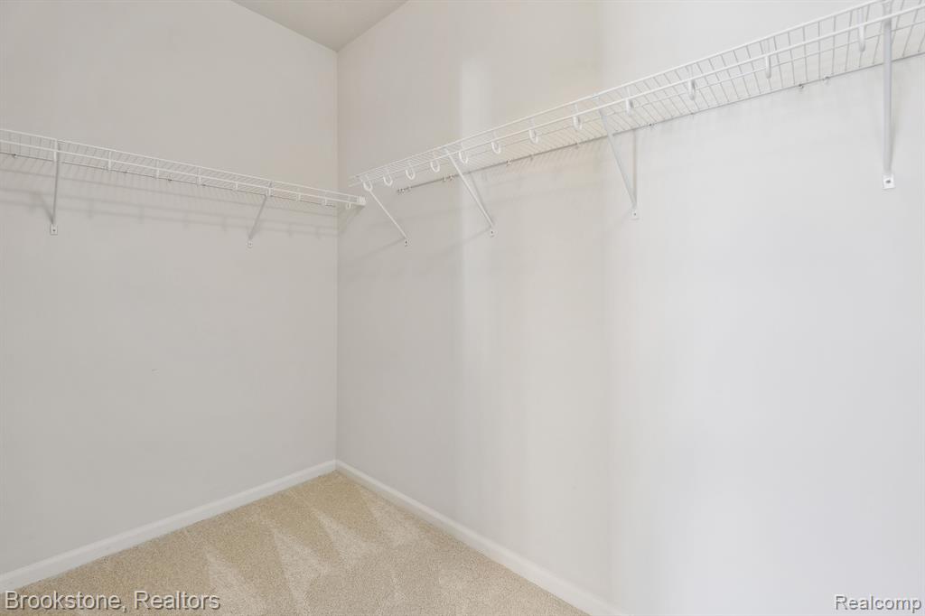527 HOLMDALE Way, Ann Arbor, MI 48108 — Photo 24
